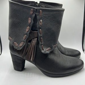 Sheridan Mia Fringe Boots